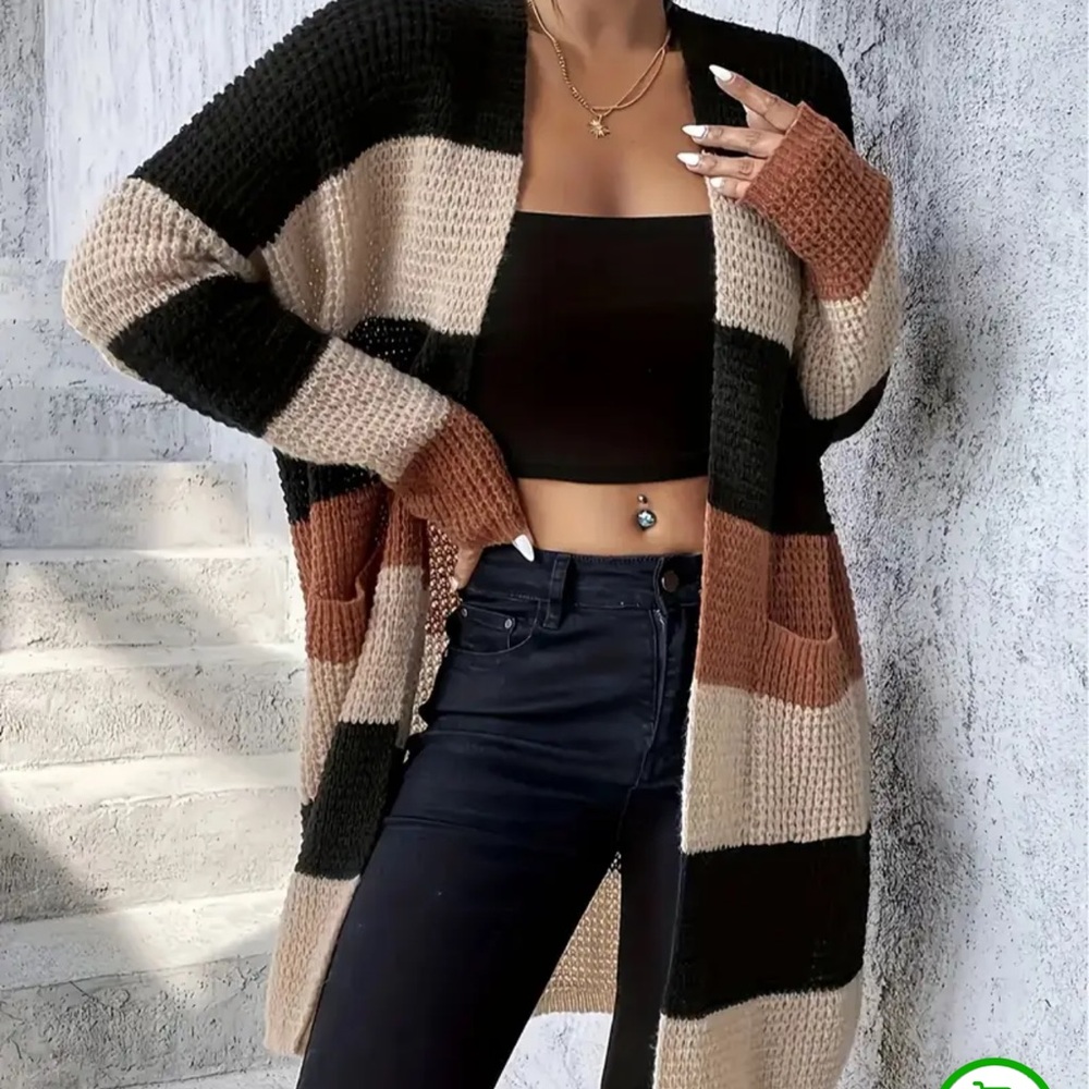 Sweater with contrasting colors for Autumn and Winter